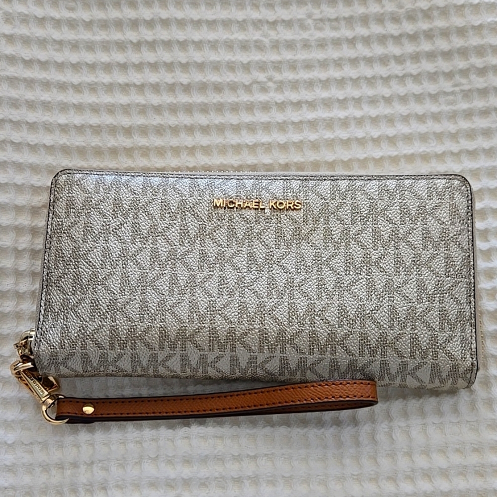 Michael Kors jet set travel large